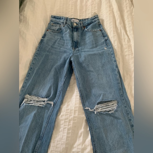 BLUE RIPPED ZARA JEANS - Picture 2 of 4